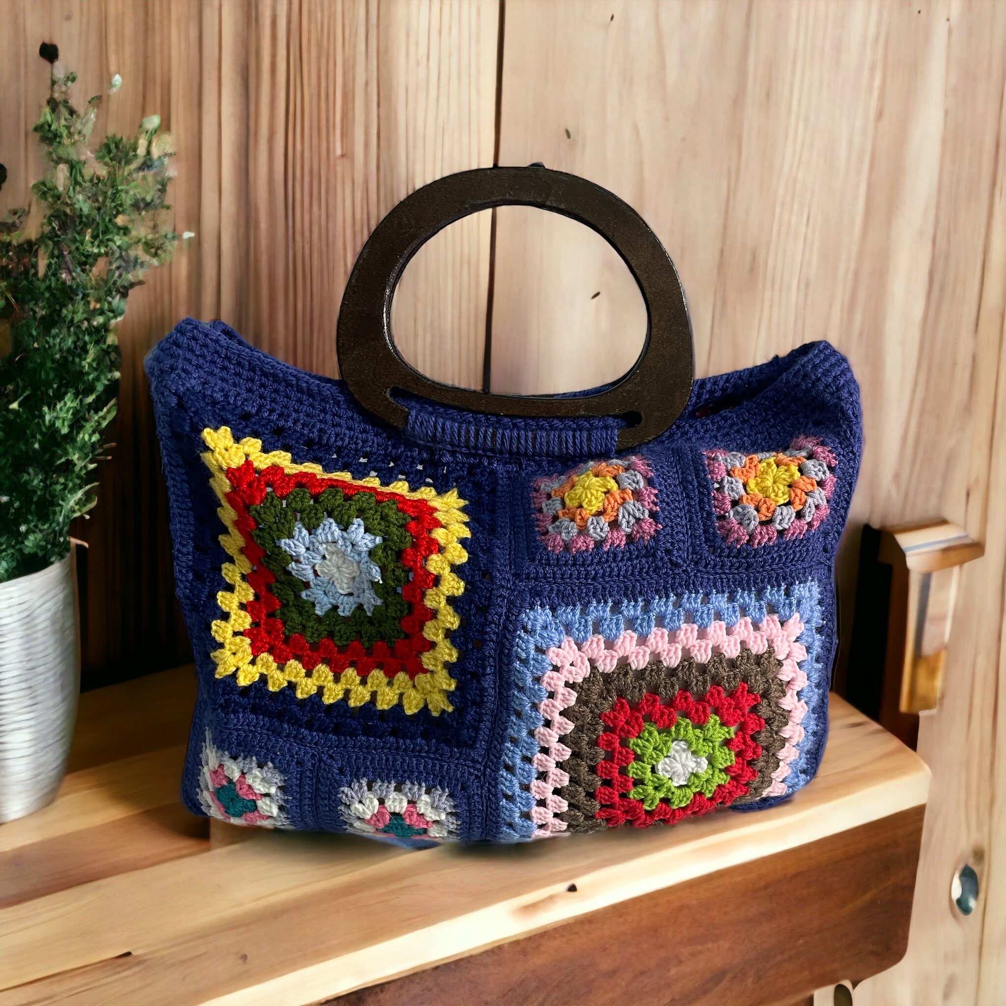 Bolso Mano Crochet Granny Square Azul Marino Asa Madera
