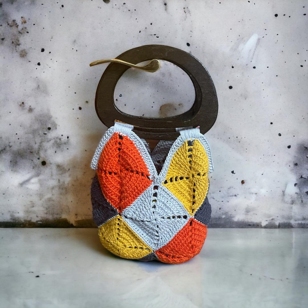 Bolso Mano Crochet Geométrico Asa de Madera