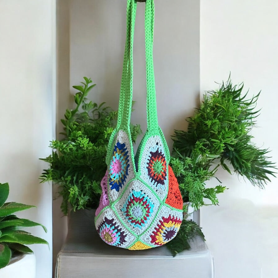 BOLSO DISEÑO GRANNY HECHO A MANO