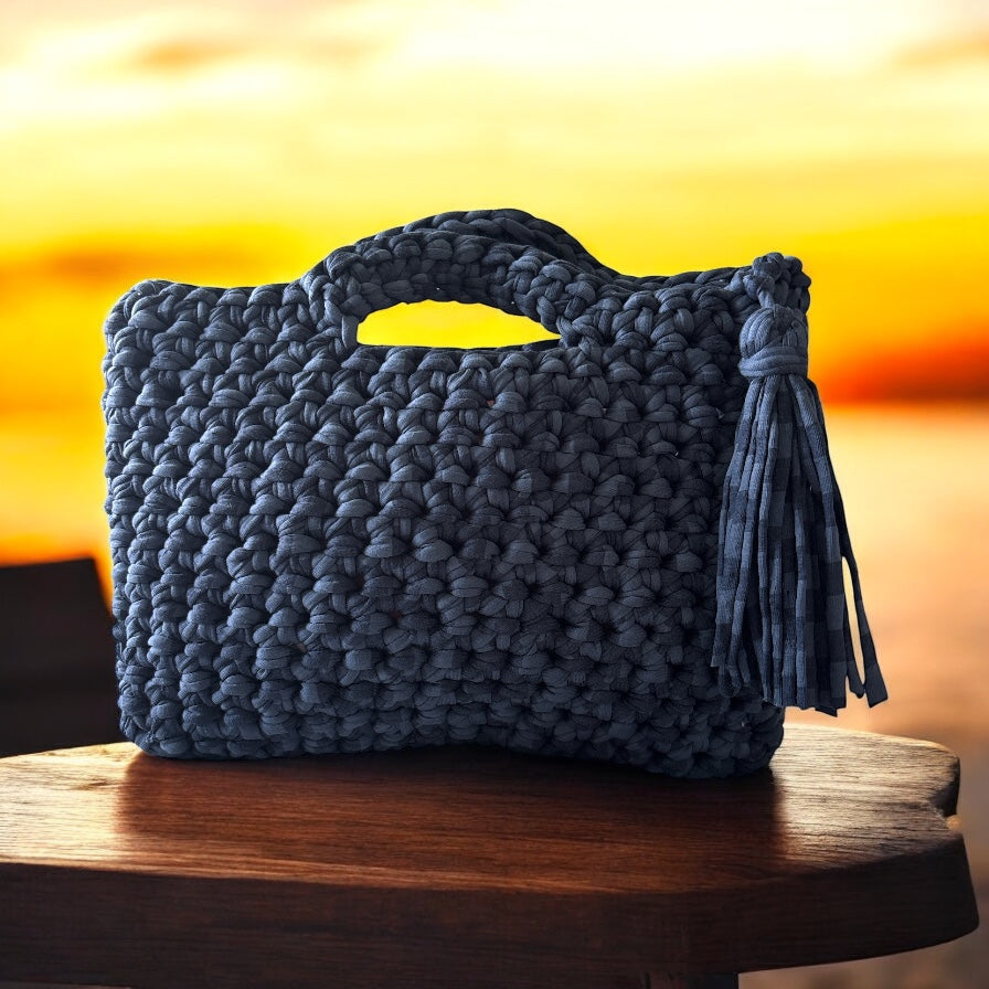BOLSO DE TRAPILLO TEJIDO A CROCHET