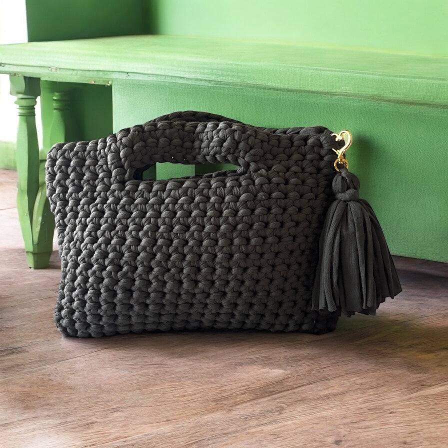 BOLSO DE TRAPILLO HECHO A MANO