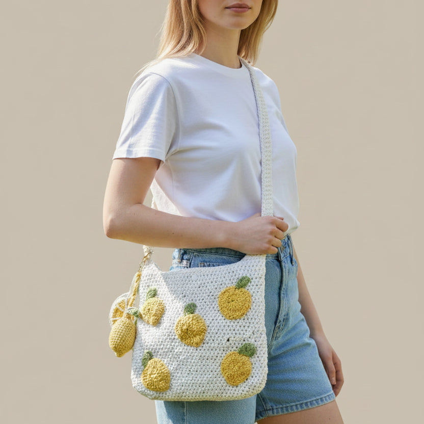Bolso artesanal de crochet con diseño de limones