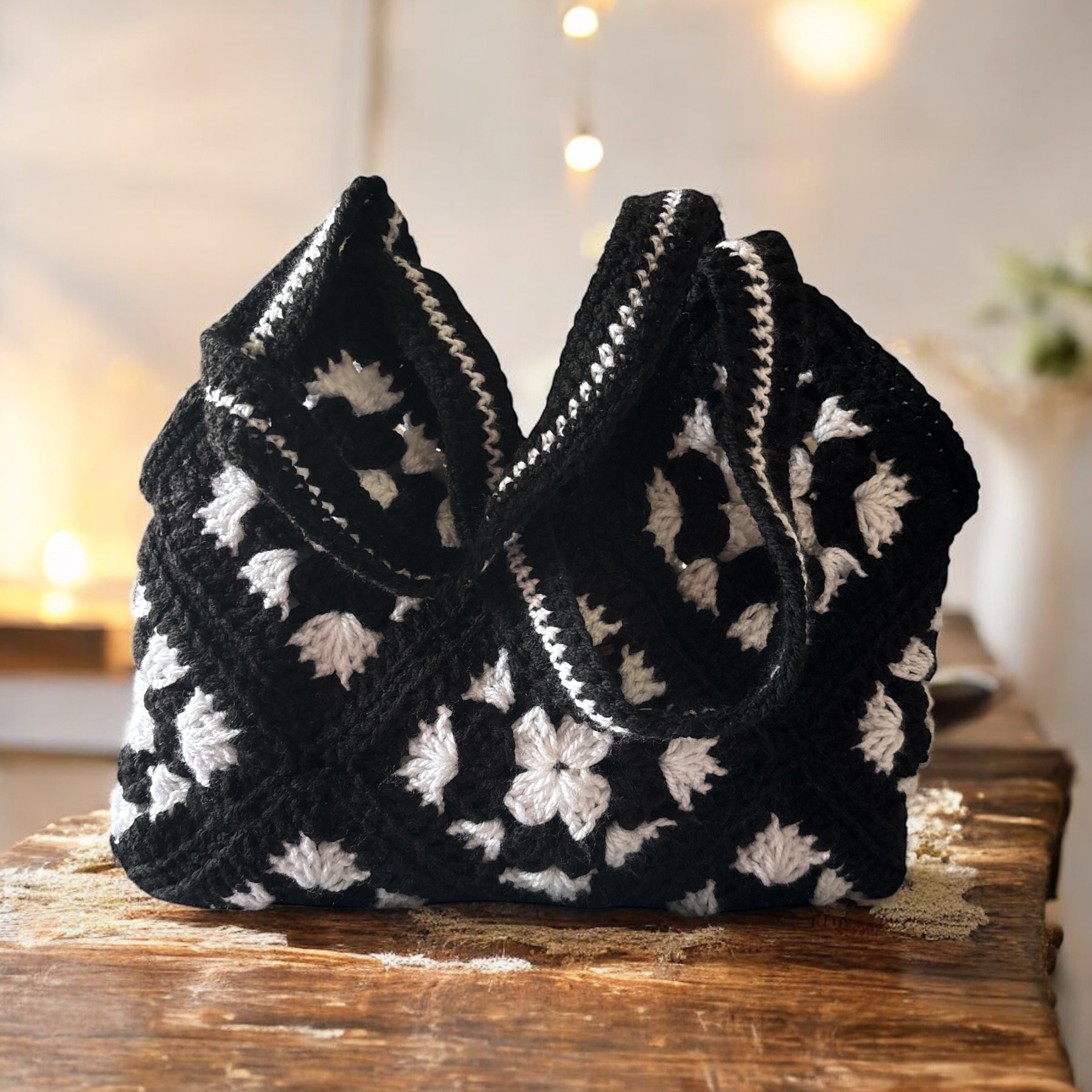 Bolso Hombro Crochet Granny Square Negro con Flores