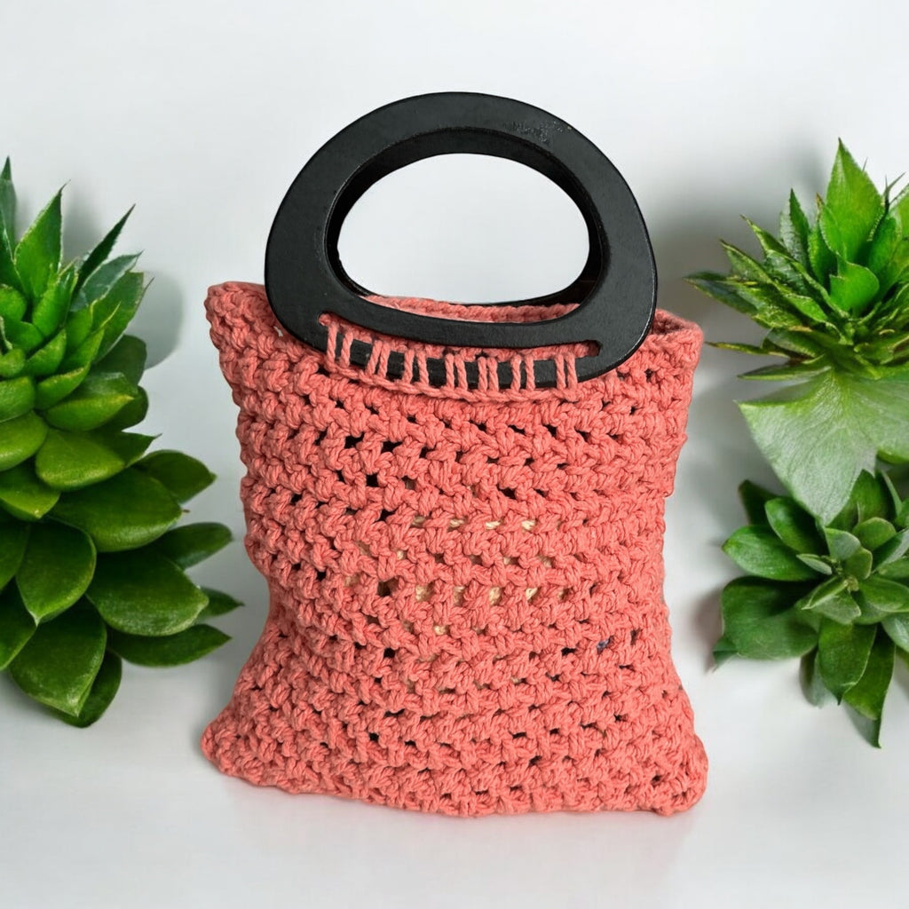 Bolso Mano Crochet Rosa Coral Asa Madera