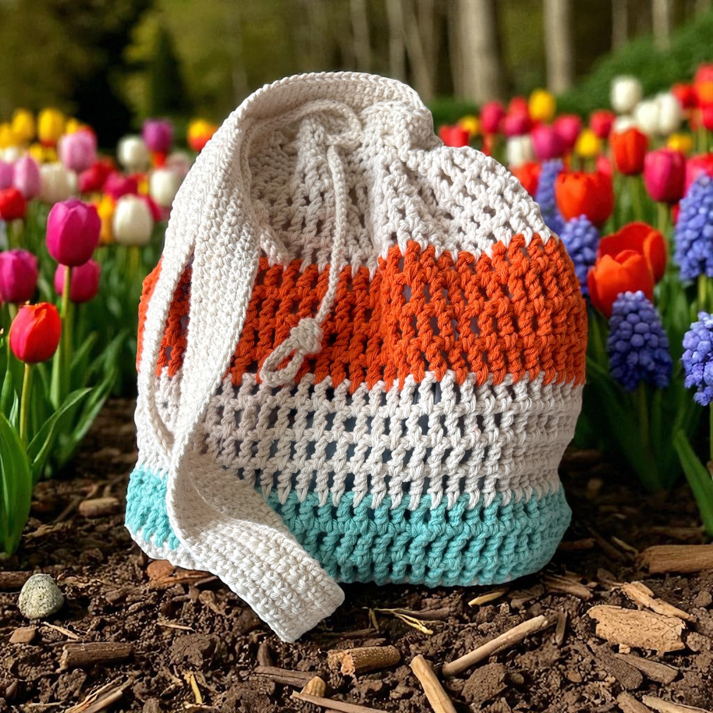 BOLSO TEJIDO DE CROCHET DE TRES COLORES CALADO