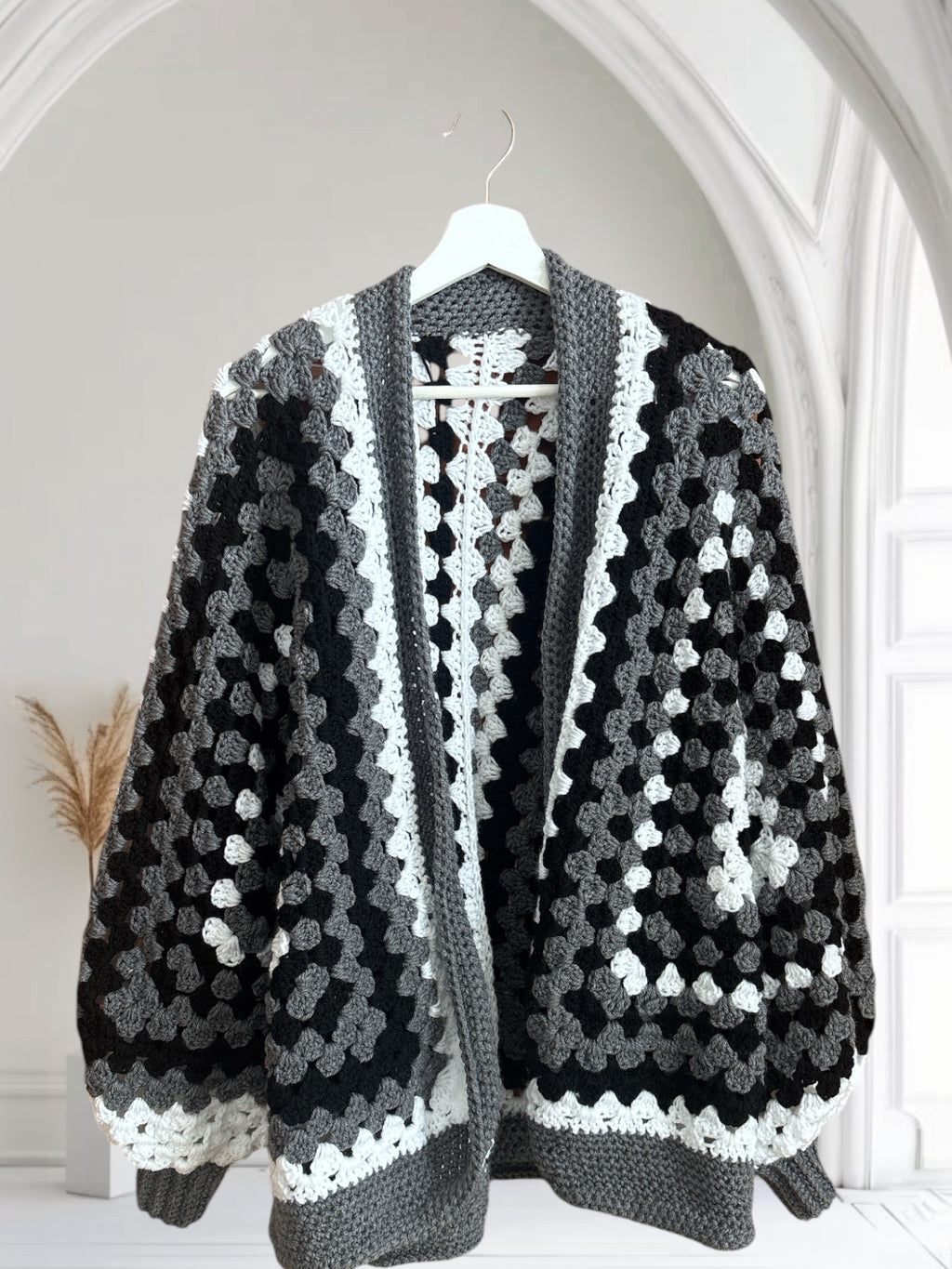 Chaqueta Crochet Granny Square Monocromática