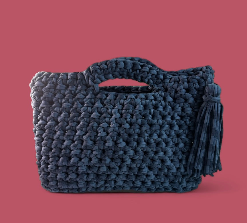 BOLSO DE TRAPILLO TEJIDO A CROCHET