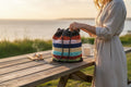 BOLSO TEJIDO A CROCHET BASE GRIS CON COLORINES