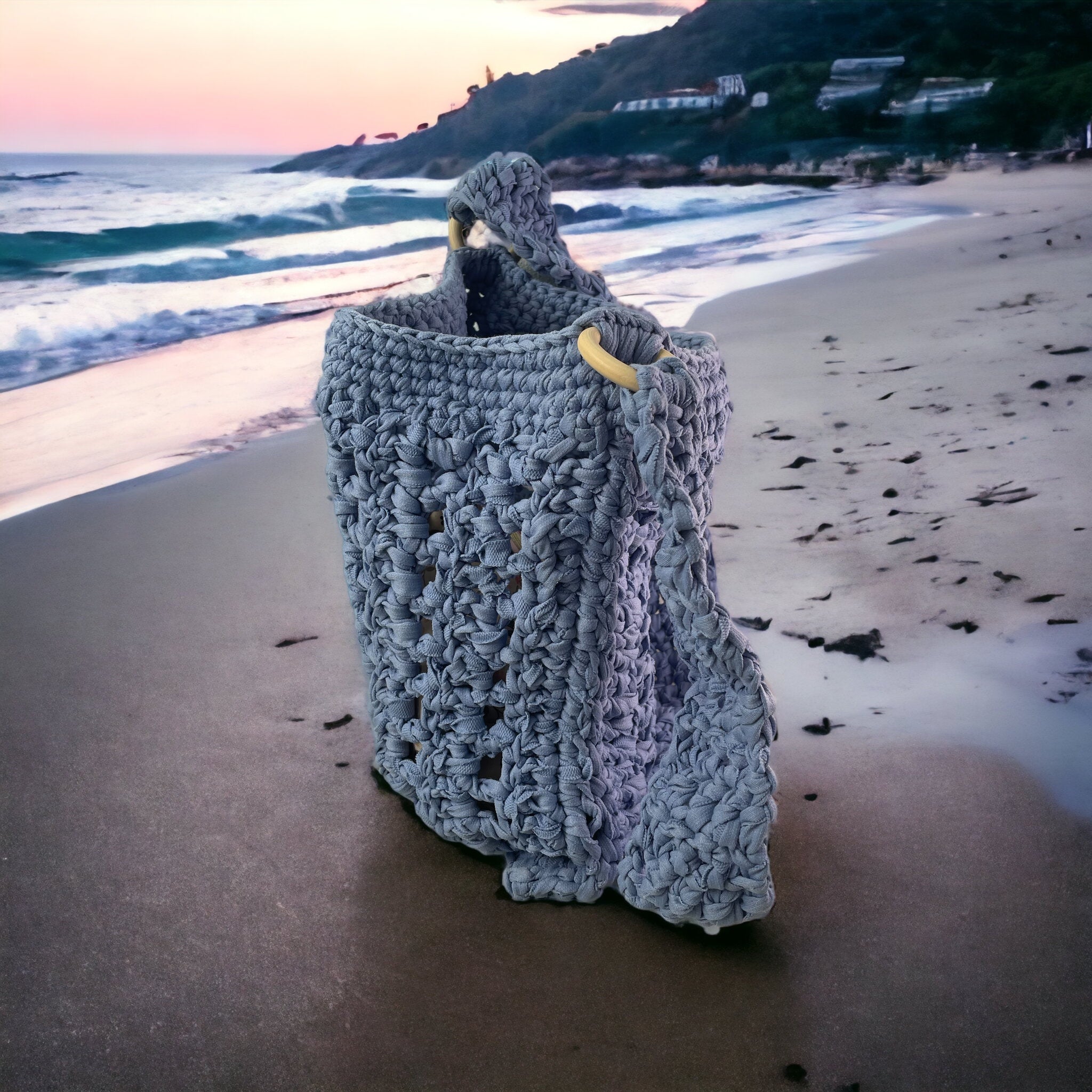 BOLSO DE TRAPILLO LILA TEJIDO A CROCHET