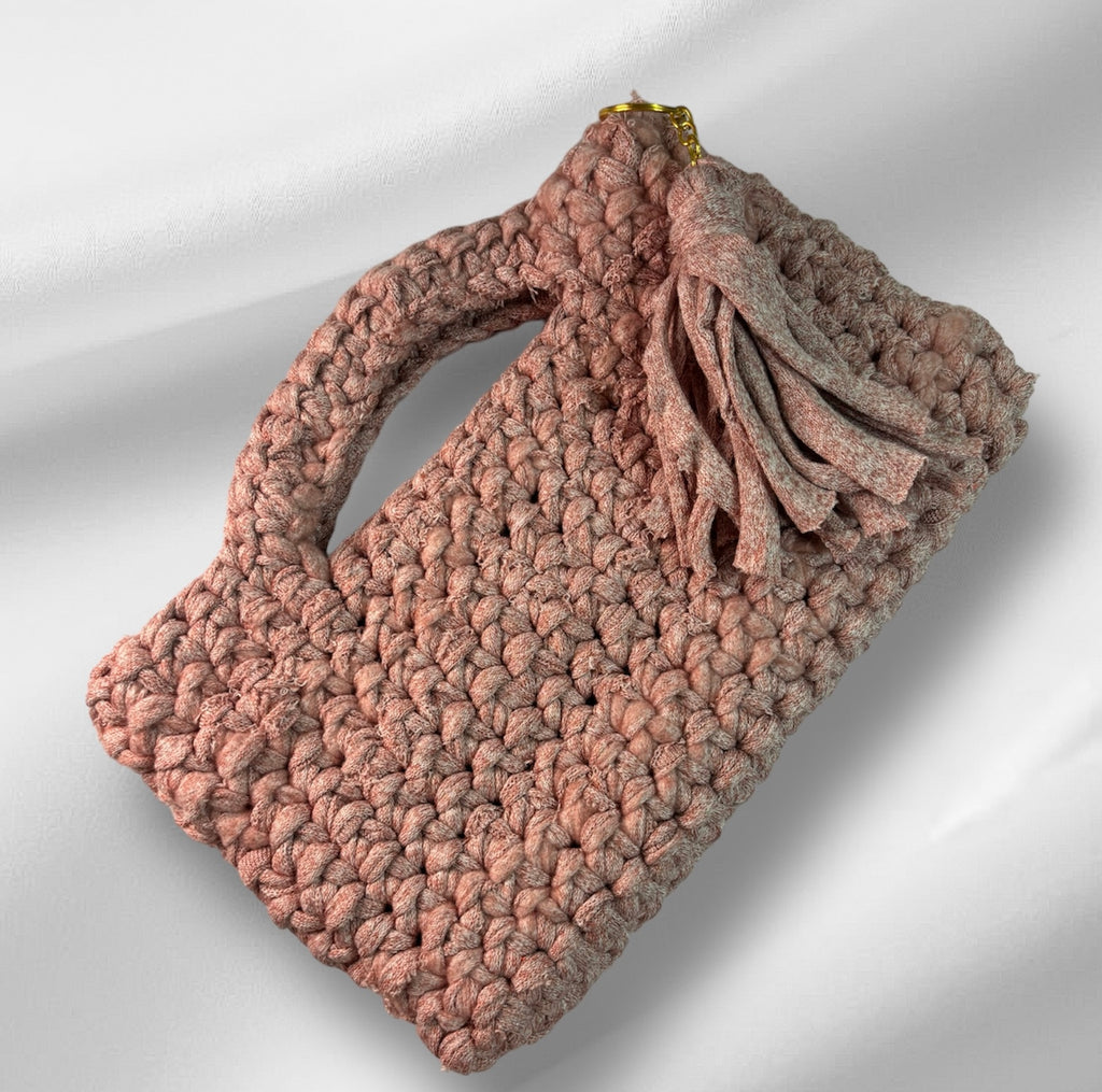 BOLSO DE TRAPILLO TEJIDO A CROCHET