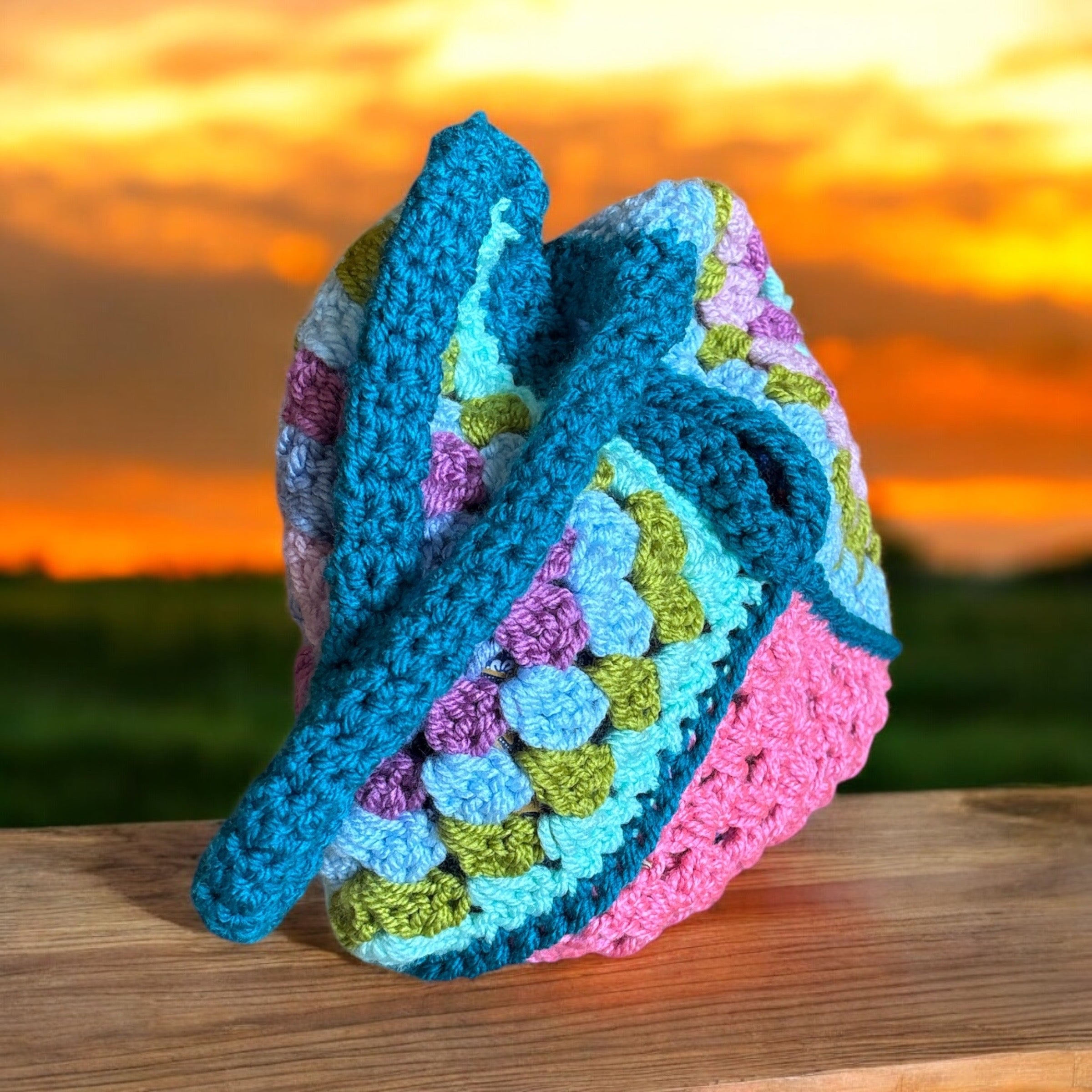 BOLSO DISEÑO GRANNY TEJIDO A MANO