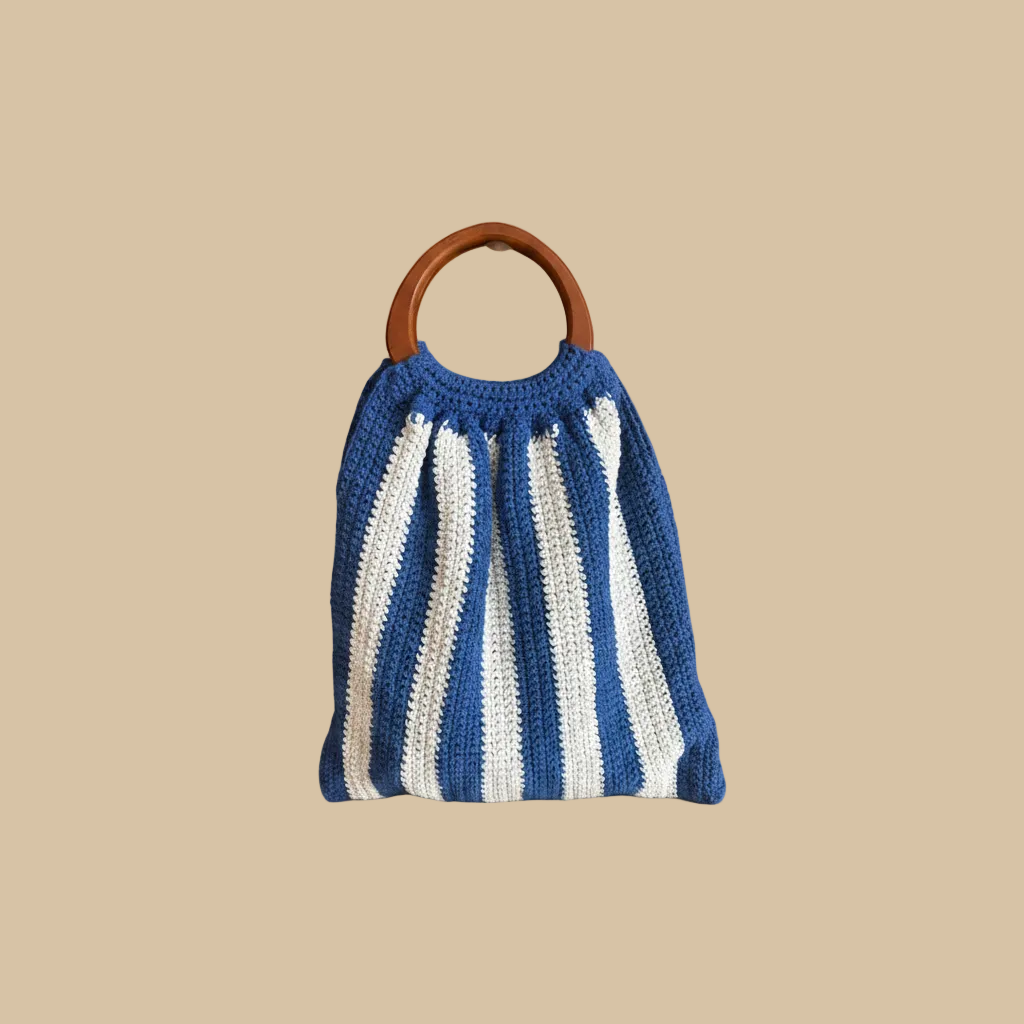Bolso crochet — fondo beige profesional