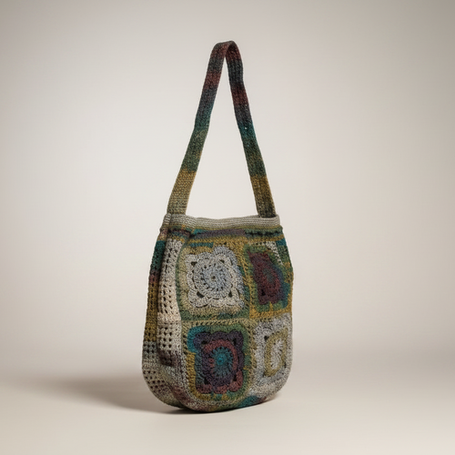 Bolso crochet girado ligeramente a la izquierda