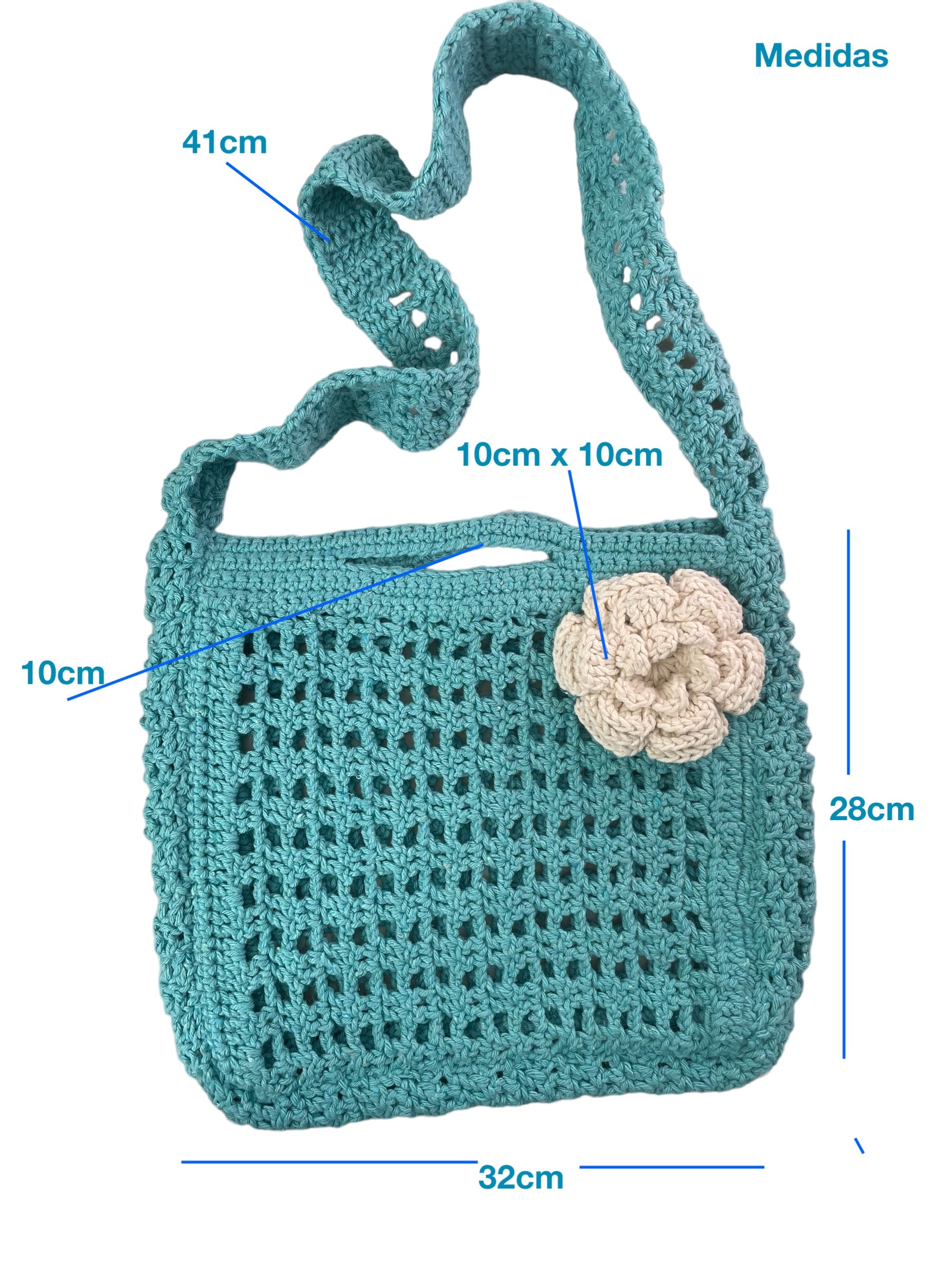 BOLSO TEJIDO A CROCHET CON DECORACION DE ROSA EN COLOR CRUDO